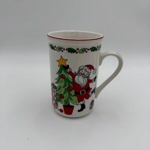 Towle Fine China Christmas Mug Santa Claus Decorating Tree Holly Border 5in